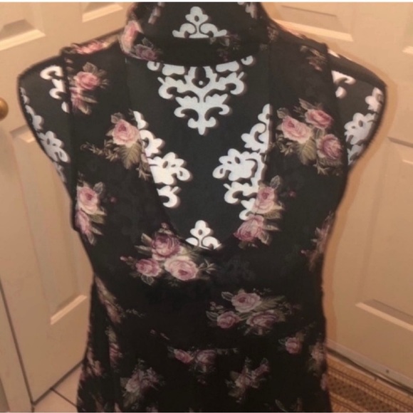 American eagle sleeveless keyhole top - Picture 4 of 7